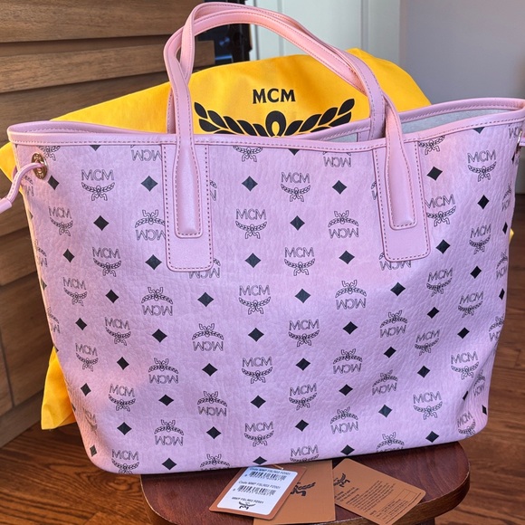 MCM Soft Pink Medium Liz Shopper - Picture 9 of 15